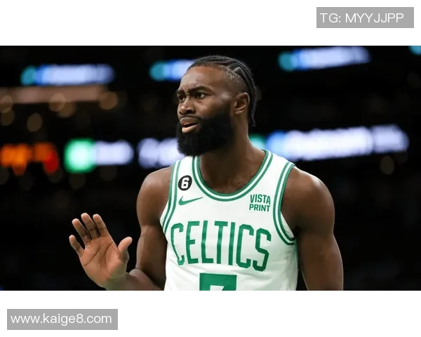 杰伦布朗的崛起之路：从新秀到NBA明星的奋斗历程与成就分析